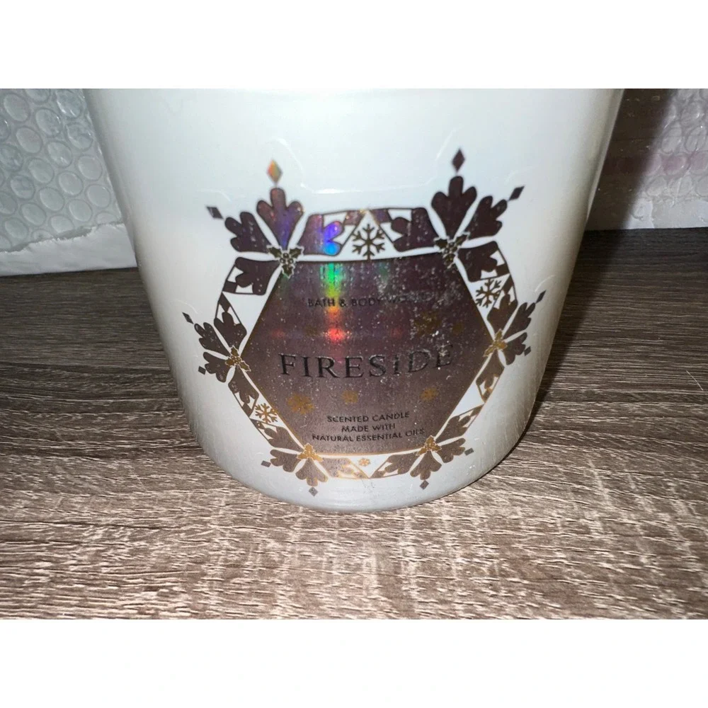 Bath and body works Fireside 3 wick candle‎